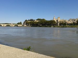 Blick über die Rhone nach Avignon